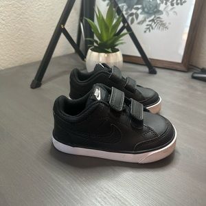 Toddler Nike Shoes 7C